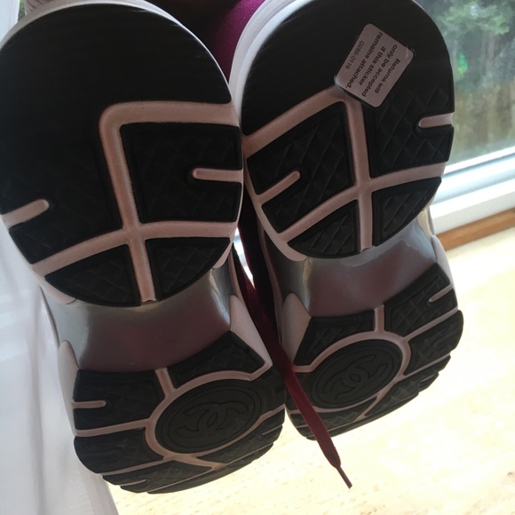 Chanel suede runners in a multi-colored maroon, burgundy and green. Size 13 US. - Picture 8 of 8